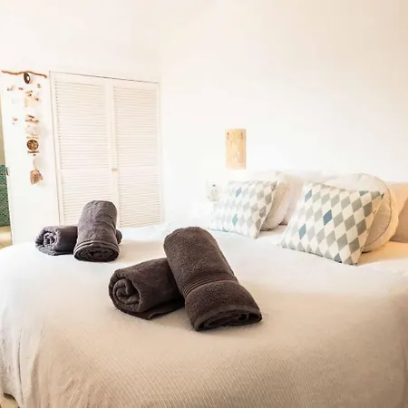 Villa Maluhia Beachfront *
